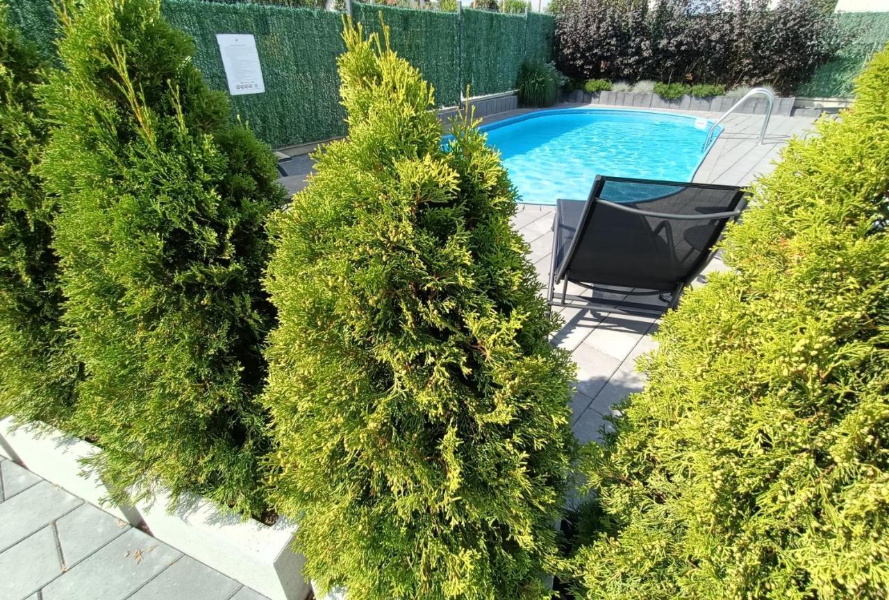 Martinus Apartments Мехелинки Екстериор снимка
